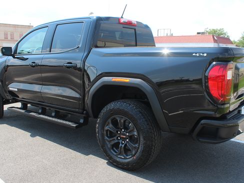 New 2025 GMC Canyon Elevation w/ Convenience Package image 16