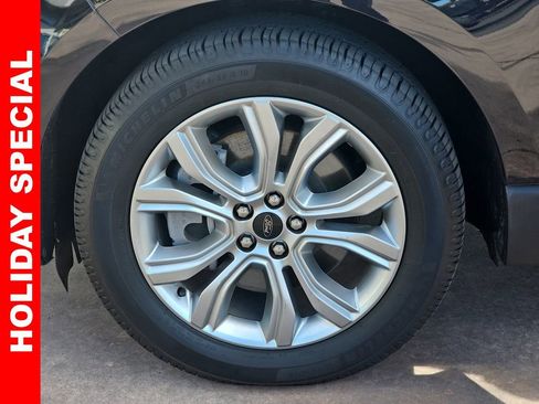 Used 2023 Ford Edge Titanium image 35