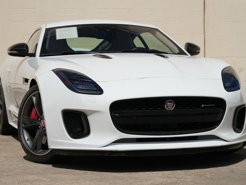 Used 2019 Jaguar F-TYPE R-Dynamic RWD image 4