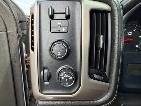 Used 2019 GMC Sierra 2500 Denali AWD/4WD image 18