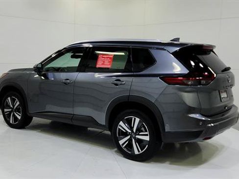 Certified 2026 Nissan Rogue SL FWD image 6