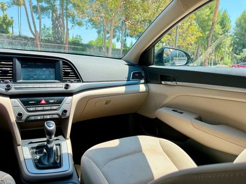 Used 2018 Hyundai Elantra SEL FWD image 19