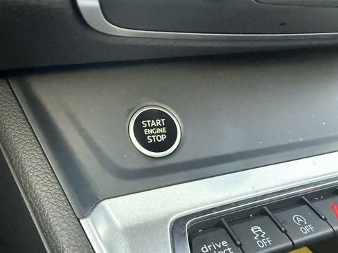 Used 2023 Audi Q3 2.0T Premium Plus w/ Premium Plus Package image 40