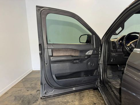 Used 2019 Ford Expedition Max Limited RWD image 7