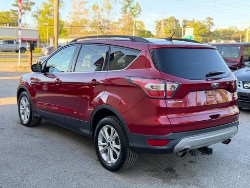 Used 2017 Ford Escape SE w/ Equipment Group 201A image 5