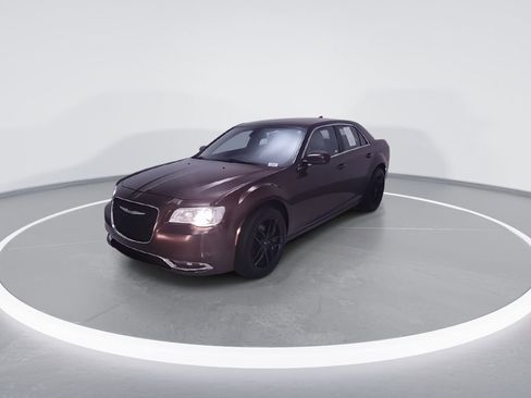 Used 2016 Chrysler 300 Limited w/ Driver Convenience Group AWD/4WD image 4