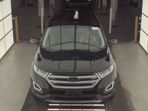 Used 2018 Ford Edge Titanium w/ Equipment Group 301A image 2