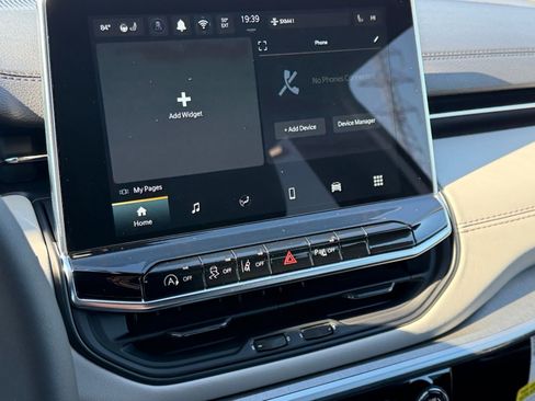 New 2026 Jeep Compass Limited image 25