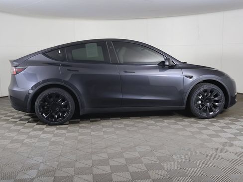 Used 2024 Tesla Model Y Long Range RWD image 20