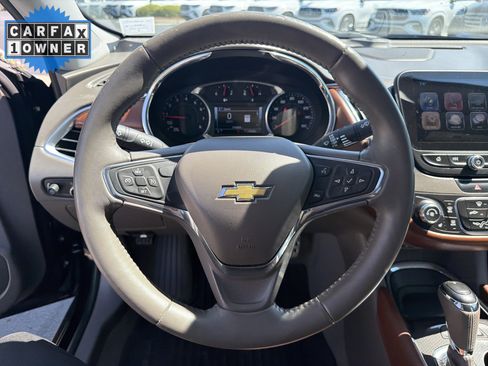 Used 2017 Chevrolet Malibu LT w/ Leather Package FWD image 18