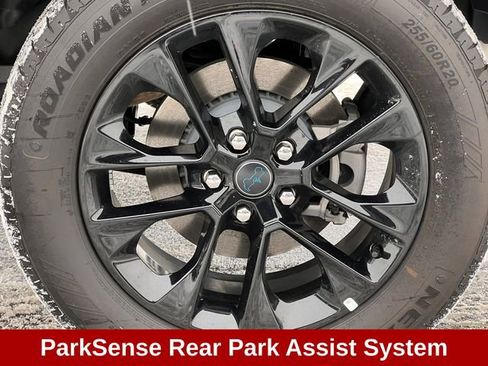 Used 2025 Jeep Wrangler Unlimited Sahara w/ Safety Group image 8