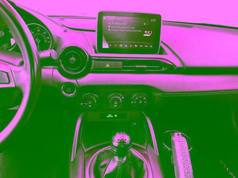 Used 2016 MAZDA MX-5 Miata Club RWD image 18