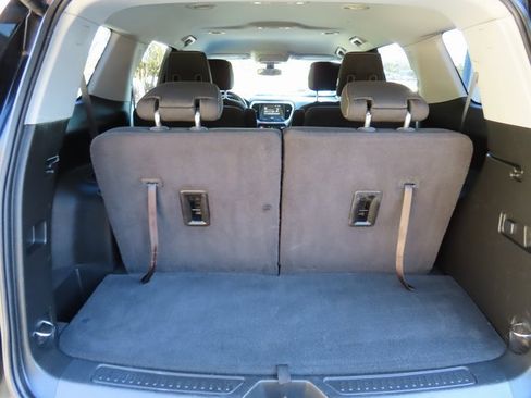 Used 2017 GMC Acadia SLE image 41