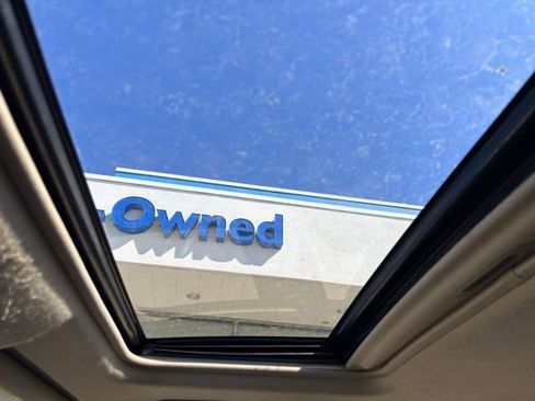 Used 2010 Toyota Highlander Limited image 19