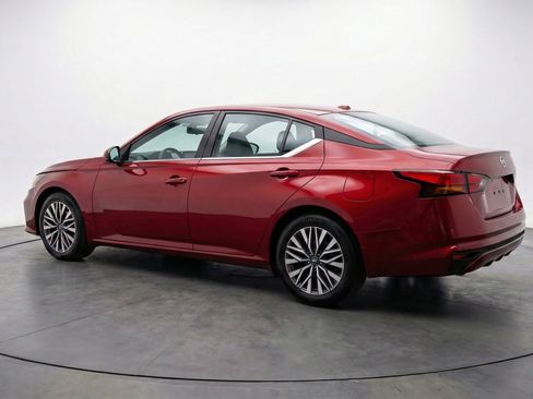 Used 2025 Nissan Altima 2.5 SV image 6