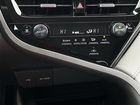 Used 2024 Toyota Camry LE image 18