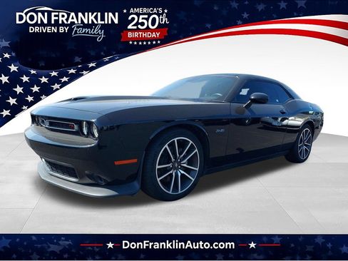 Used 2023 Dodge Challenger R/T RWD image 1