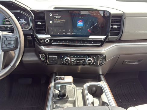 Used 2022 GMC Sierra 1500 SLT w/ SLT Premium Plus Package image 10