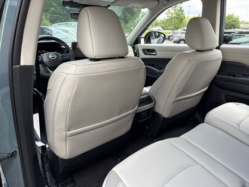 New 2026 Nissan Pathfinder SL w/ Cargo Package FWD image 16