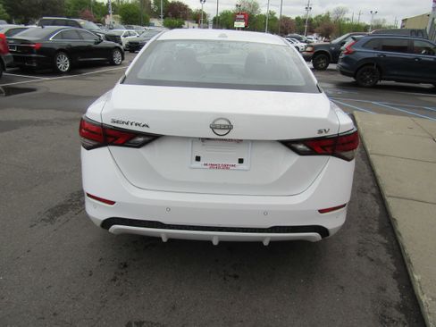 Used 2024 Nissan Sentra SV FWD image 6