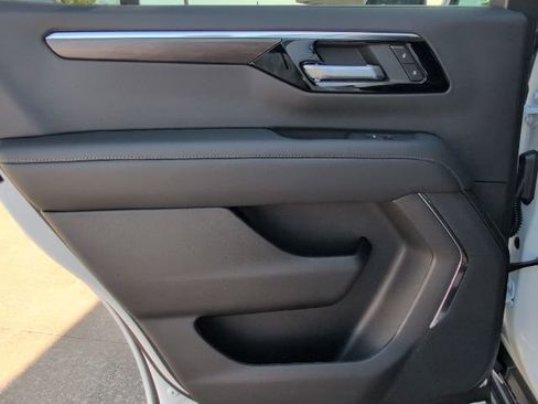 New 2026 Chevrolet Tahoe LS image 10