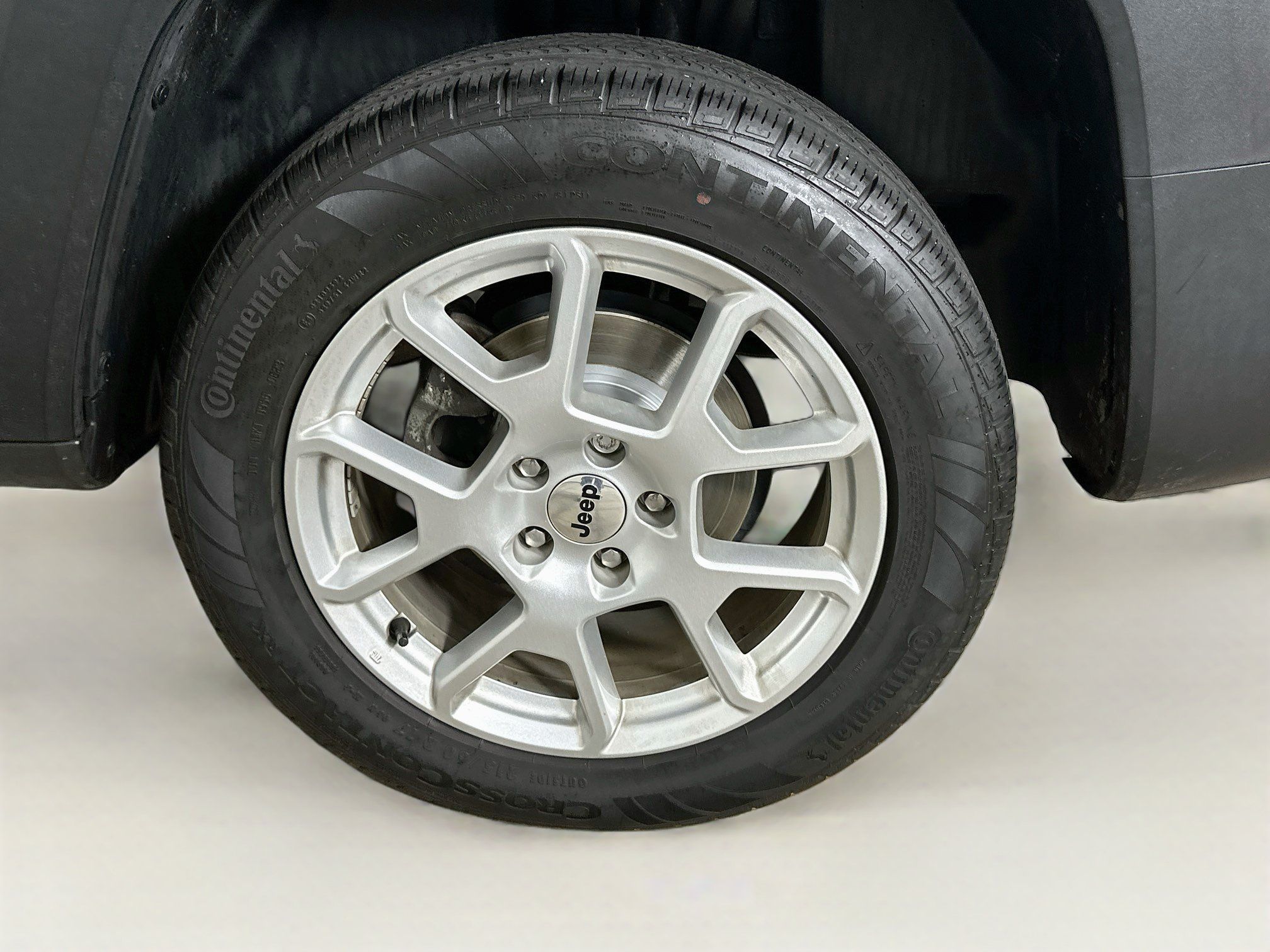 Used 2023 Jeep Renegade Latitude AWD/4WD image 11