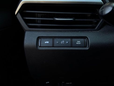 Used 2024 Nissan Altima 2.5 SV FWD image 22