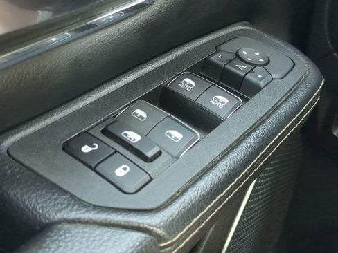 Used 2025 RAM 1500 Laramie AWD/4WD image 21