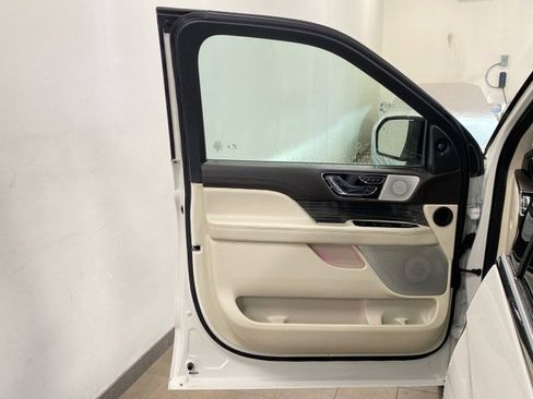 Used 2023 Lincoln Navigator L Black Label image 17