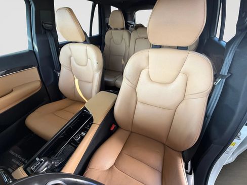 Used 2018 Volvo XC90 T6 Momentum w/ Convenience Package AWD/4WD image 13