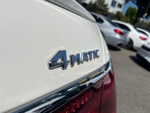 Used 2022 Mercedes-Benz S 500 4MATIC w/ AMG Line Package image 11