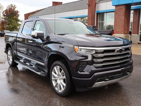 Used 2023 Chevrolet Silverado 1500 High Country w/ High Country Premium Package image 4