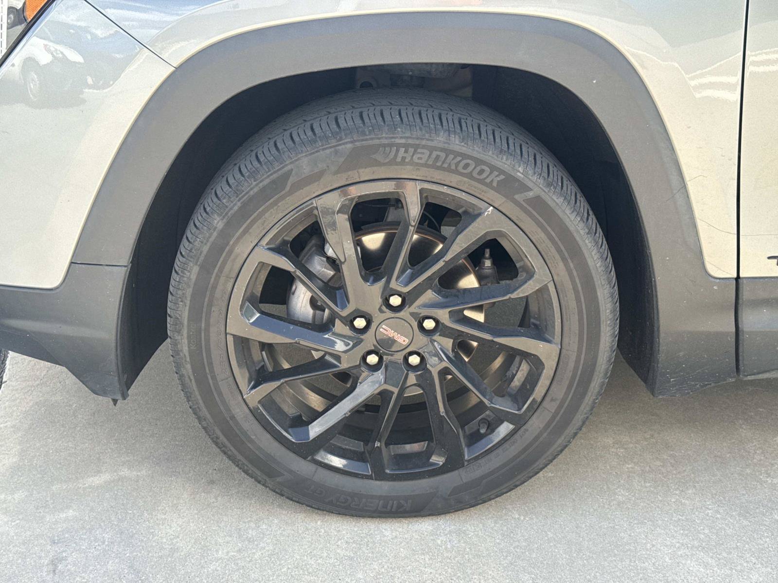 Used 2023 GMC Terrain SLT w/ Elevation Edition FWD image 4