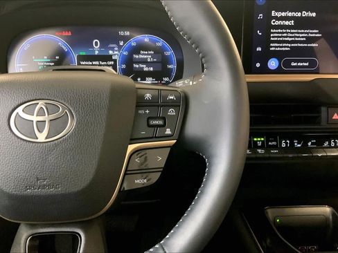 Used 2025 Toyota Crown Limited w/ Advanced Technology Package image 24