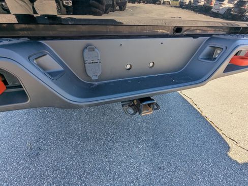 Used 2022 Jeep Gladiator Mojave w/ Cold Weather Group image 27