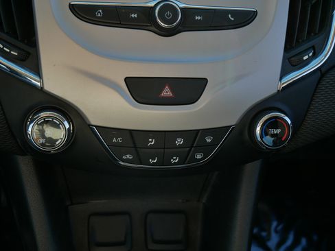 Used 2017 Chevrolet Cruze LS image 23