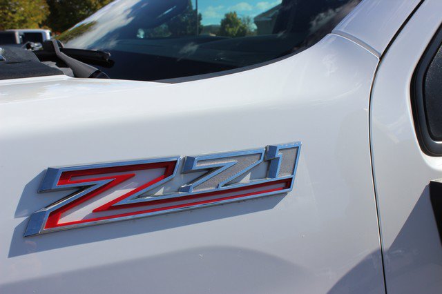 Used 2023 Chevrolet Silverado 2500 LT AWD/4WD image 3