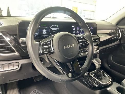 Used 2024 Kia Seltos S AWD/4WD image 15