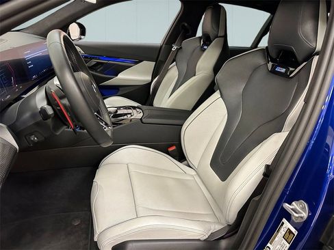 Used 2025 BMW M5 w/ Carbon Package image 5