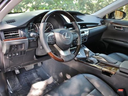 Used 2017 Lexus ES 350 image 12