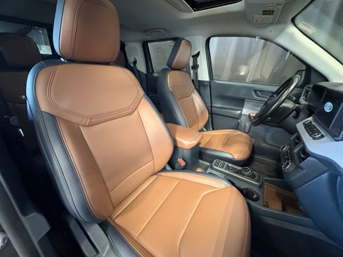 Used 2023 Ford Maverick Lariat w/ Lariat Luxury Package AWD/4WD image 38
