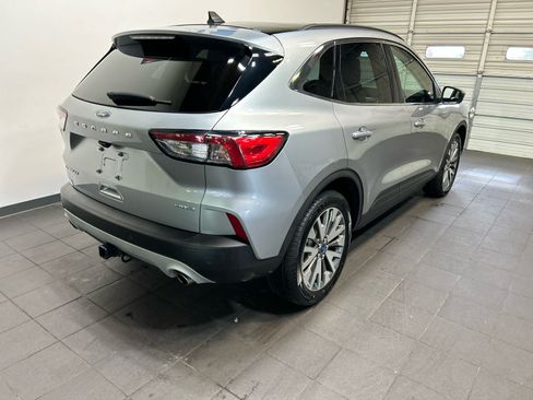 Used 2022 Ford Escape Titanium w/ Class II Trailer Tow Package AWD/4WD image 3