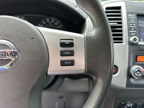 Used 2021 Nissan Frontier SV AWD/4WD image 9