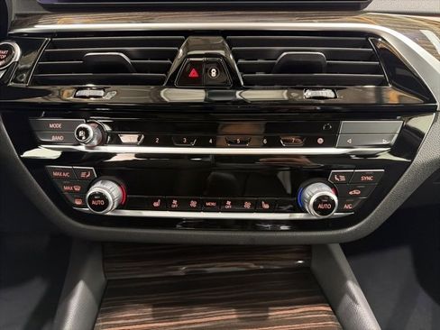 Certified 2023 BMW 530i xDrive w/ Premium Package image 36