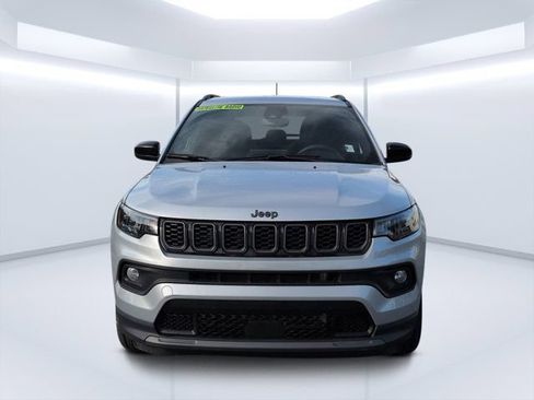 Used 2025 Jeep Compass Latitude w/ Altitude Special Edition AWD/4WD image 8
