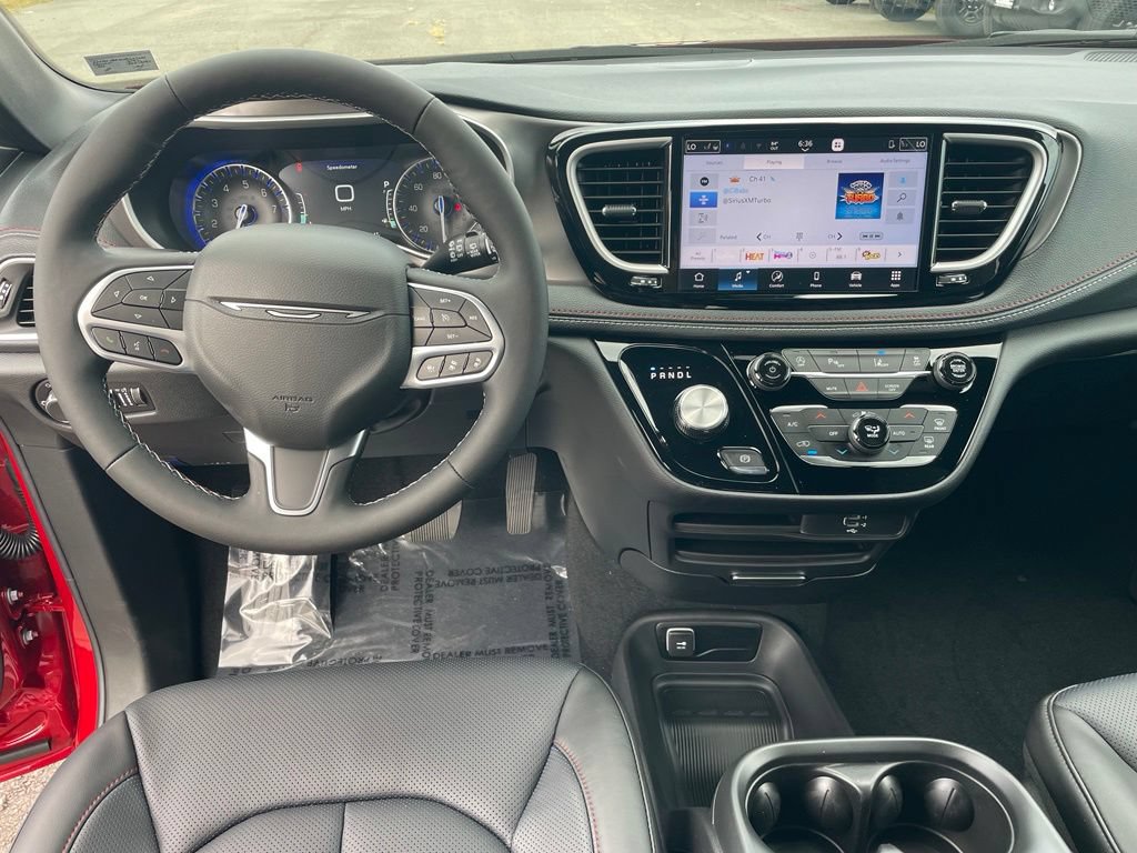 New 2027 Chrysler Pacifica Select FWD image 4
