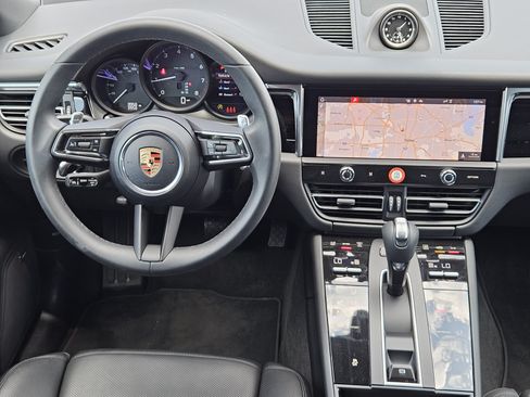 Certified 2026 Porsche Macan AWD/4WD image 25