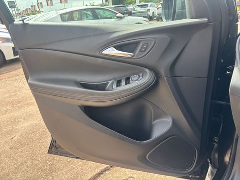 Used 2025 Buick Encore GX Preferred FWD image 18