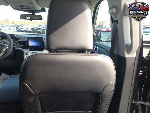 Used 2024 Ford Explorer XLT w/ Equipment Group 202A AWD/4WD image 28