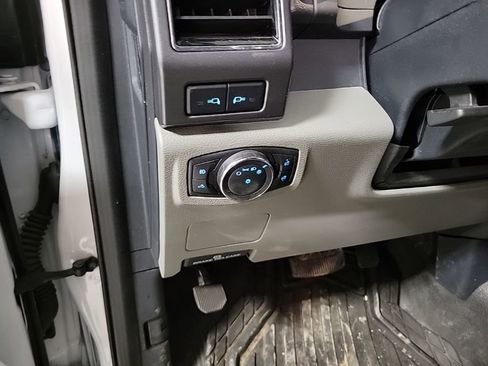 Used 2022 Ford F350 XLT w/ XLT Value Package image 8